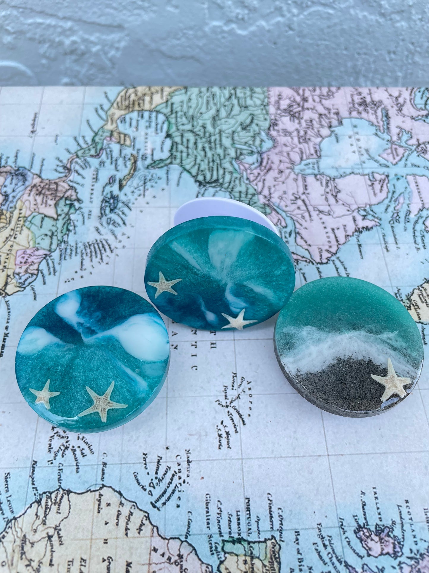 Juno Beach Pop-sockets