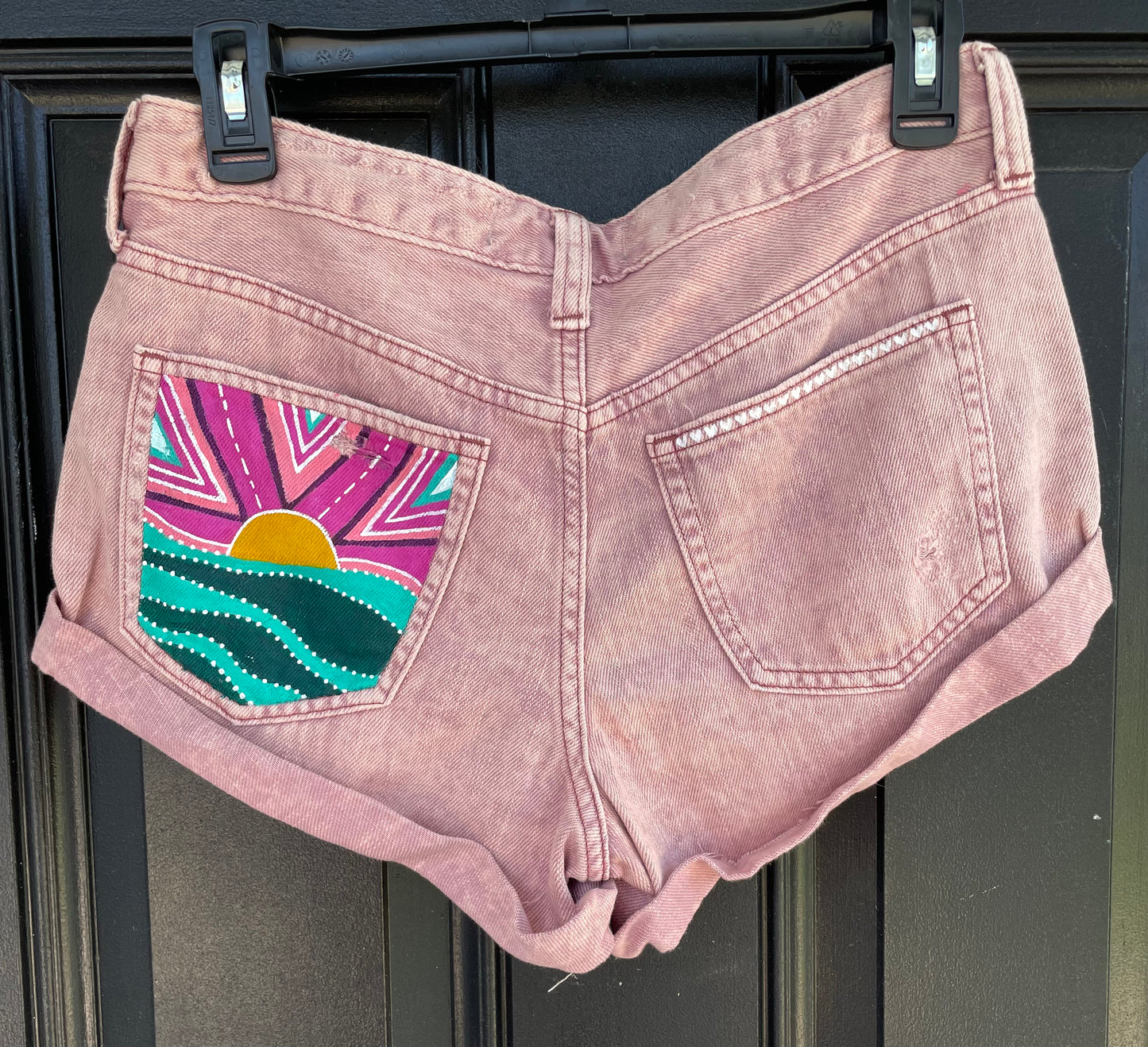 Size 26(2) Pocket full of daisies | Hand-painted We The Free People Jean Shorts