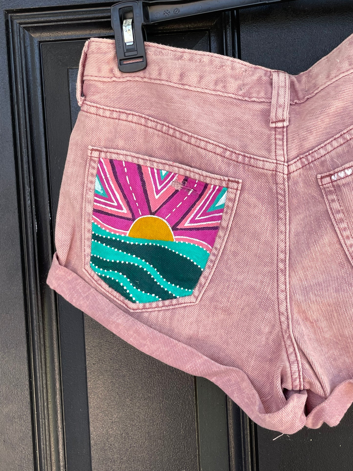 Size 26(2) Pocket full of daisies | Hand-painted We The Free People Jean Shorts